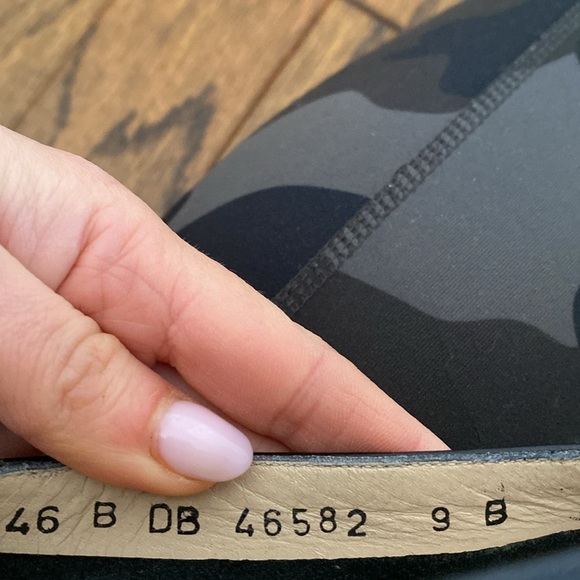 Salvatore Ferragamo Vintage Black Block Heels - Picture 11 of 12